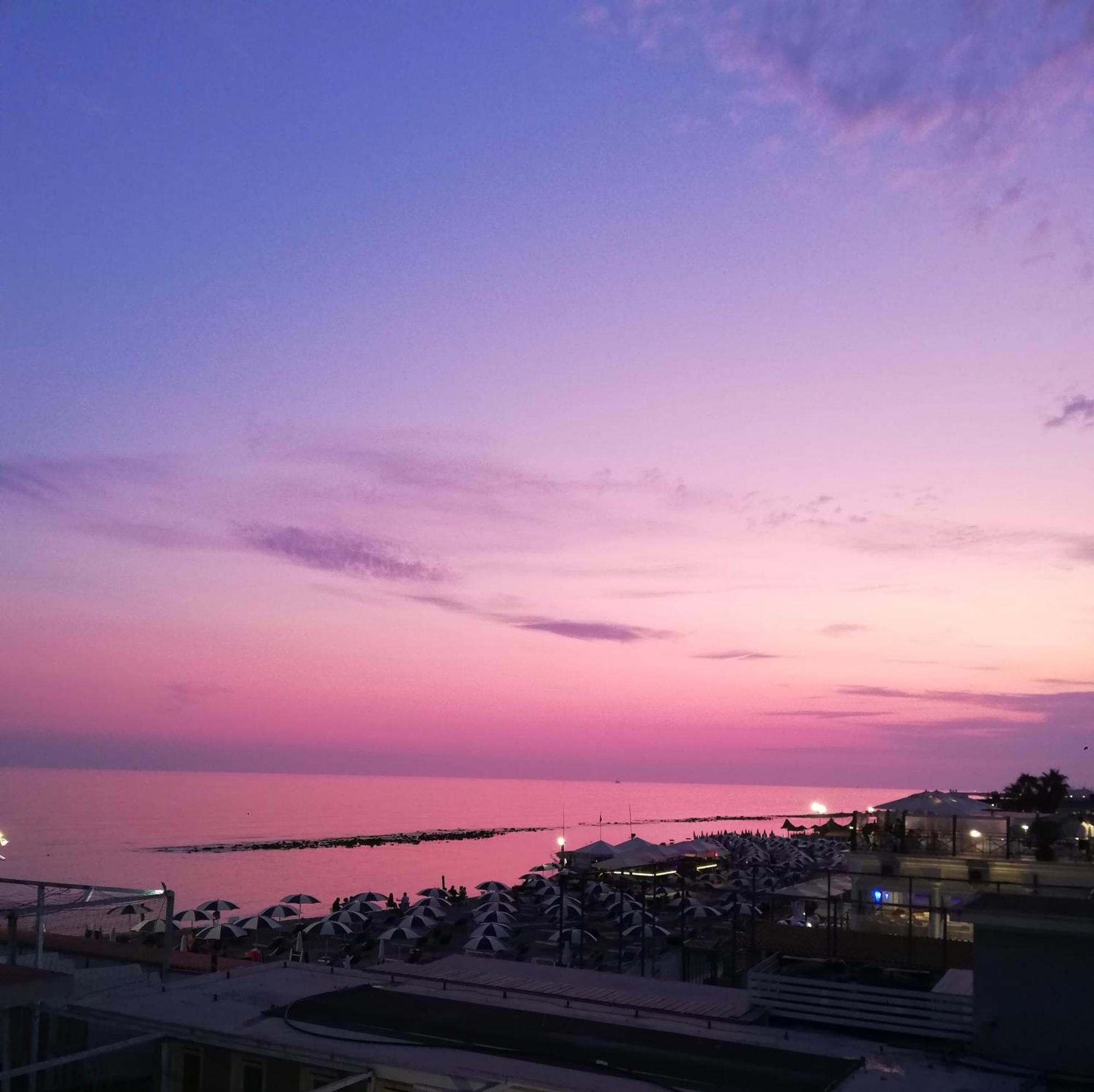 Lotus - Appartamento Sul Mare A Ostia Con Giardino Relax Εξωτερικό φωτογραφία